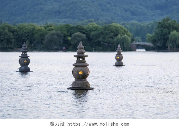 美丽的杭州西湖景观三池映对月亮杭州旅游